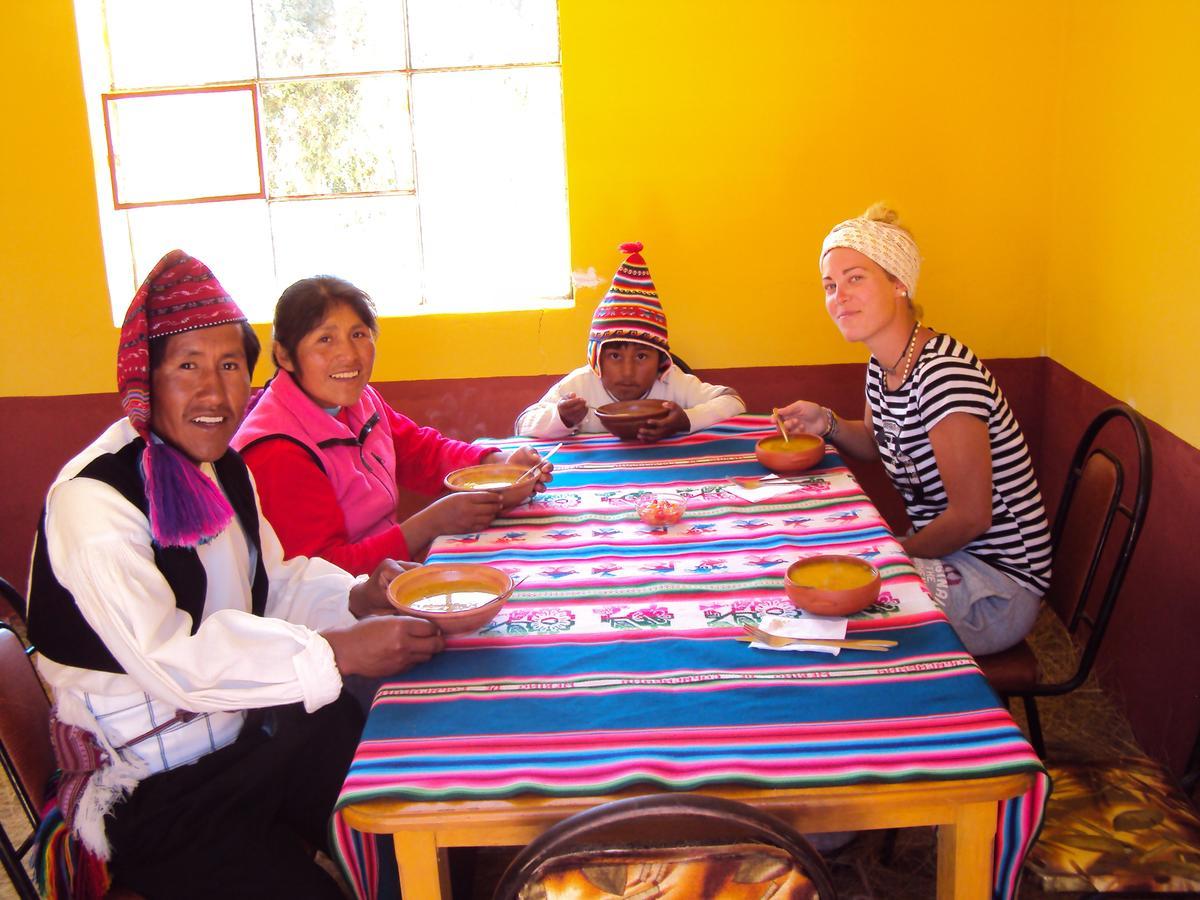 Taquile Familia Celso Hotel Huillanopampa Buitenkant foto